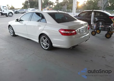 2012 Mercedes-Benz E 350 z USA, uszkodzony, nr VIN WDDHF5KB6CA571834